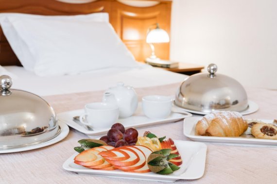 Бесконтактная доставка в номер (Room Service)